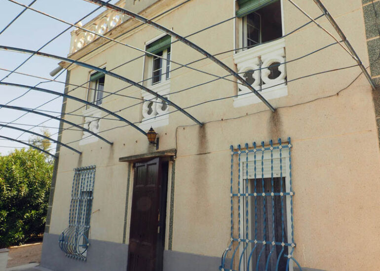 Casa amb llicencia turáistica a Bítem Façana oest
