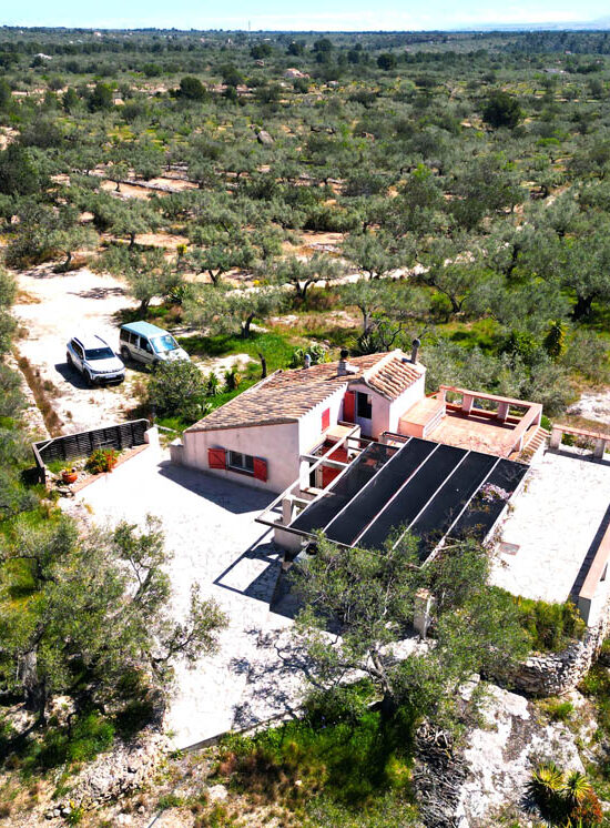 Casa rural al Coll de l'Alba amb vistes al Delta de l'Ebre i al mar Mediterrani