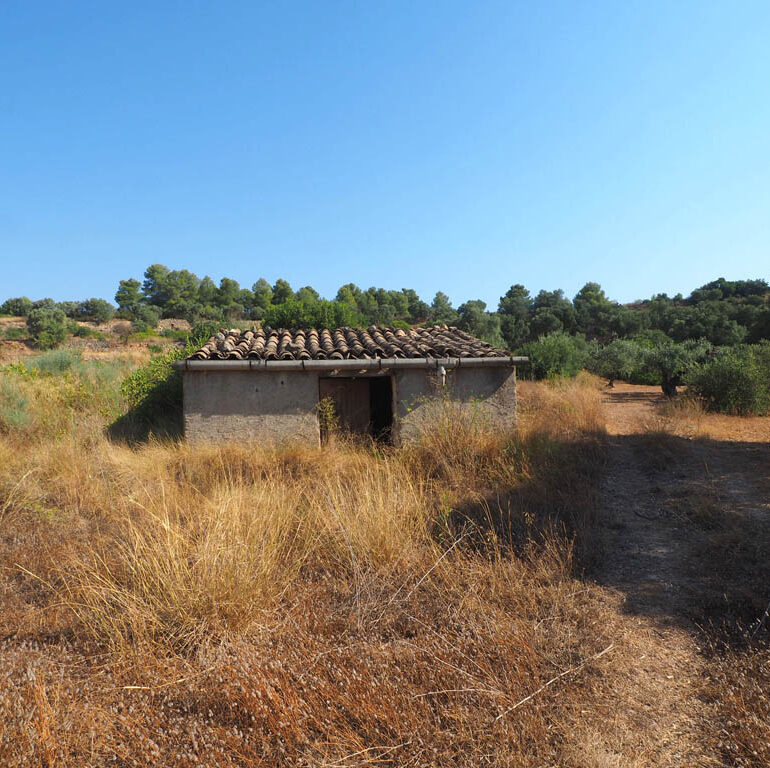 Maset tradicional en una finca rústica a Dernoses. Botuna